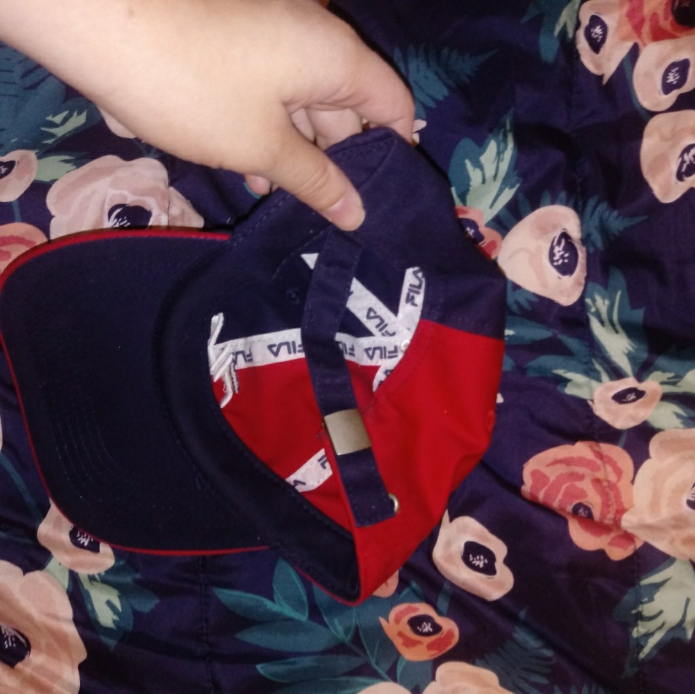 Fila hat - Picture 3 of 3